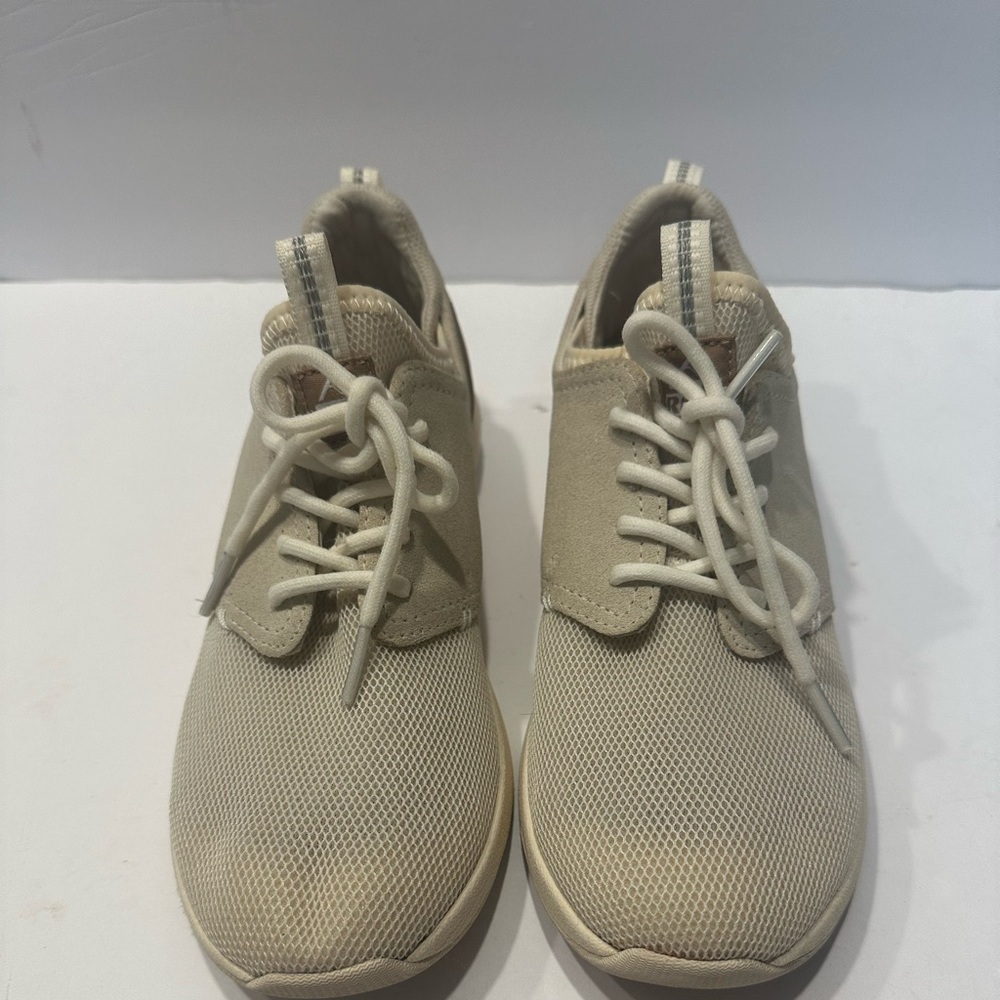 Reef Cruiser sneakers size 7 light tan color EUC